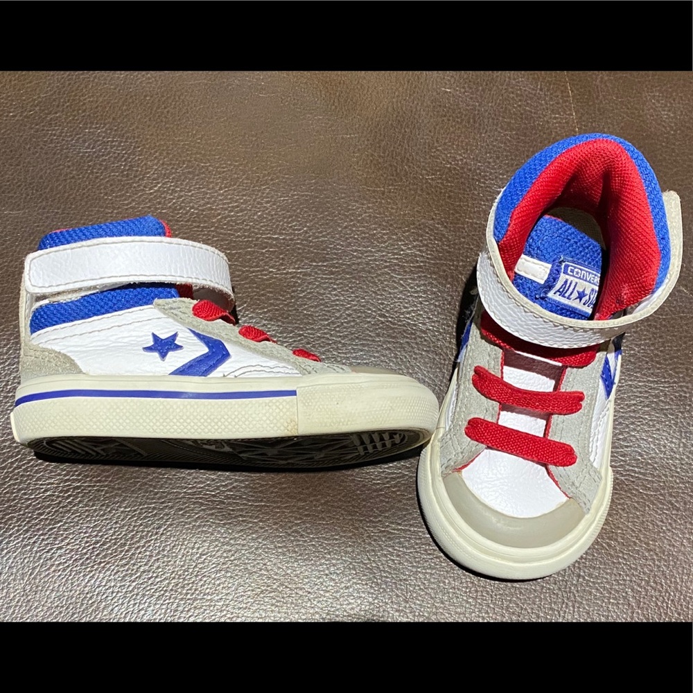 Converse - Picture 2 of 4